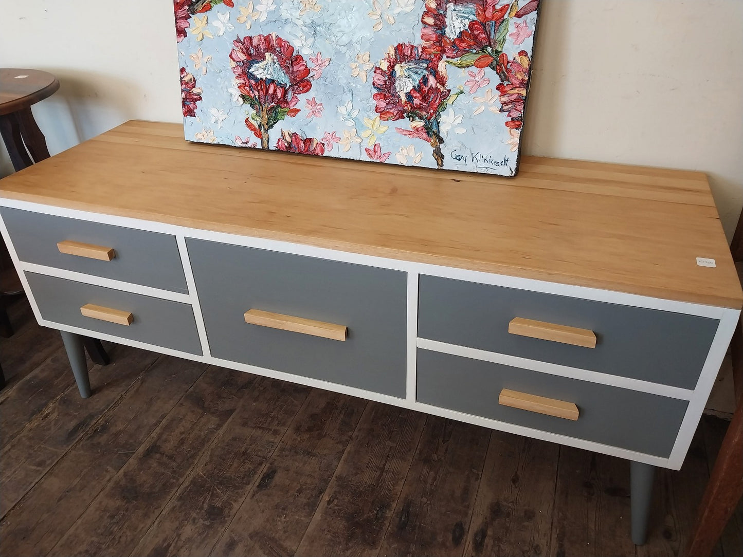 Tv unit