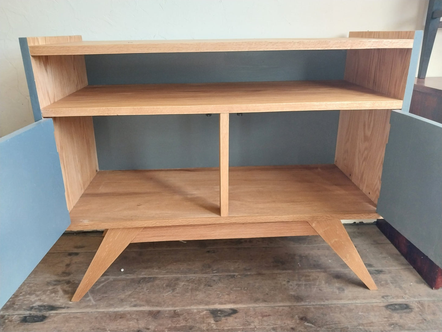 Retro tv unit