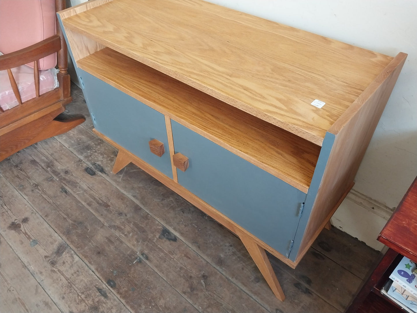Retro tv unit