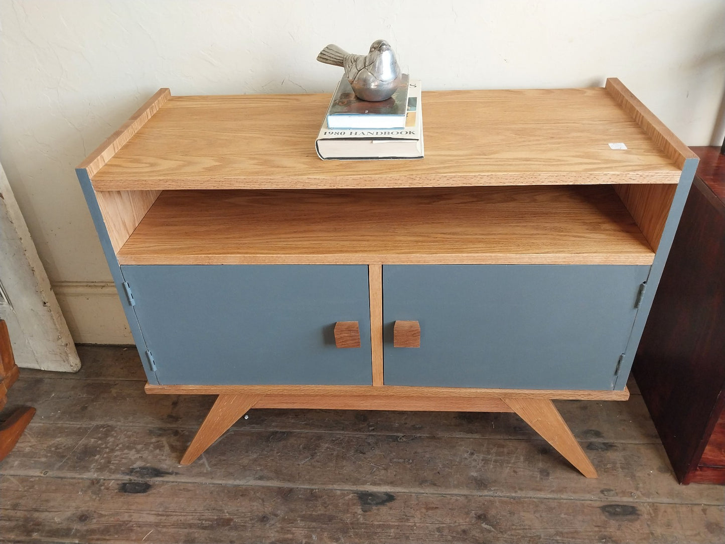 Retro tv unit