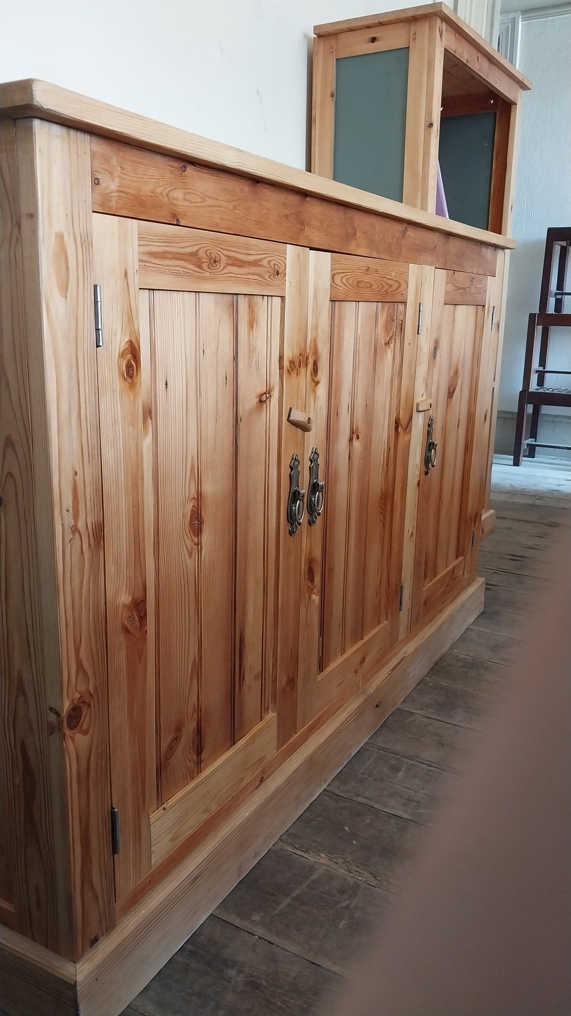 3-door oregan cupboard