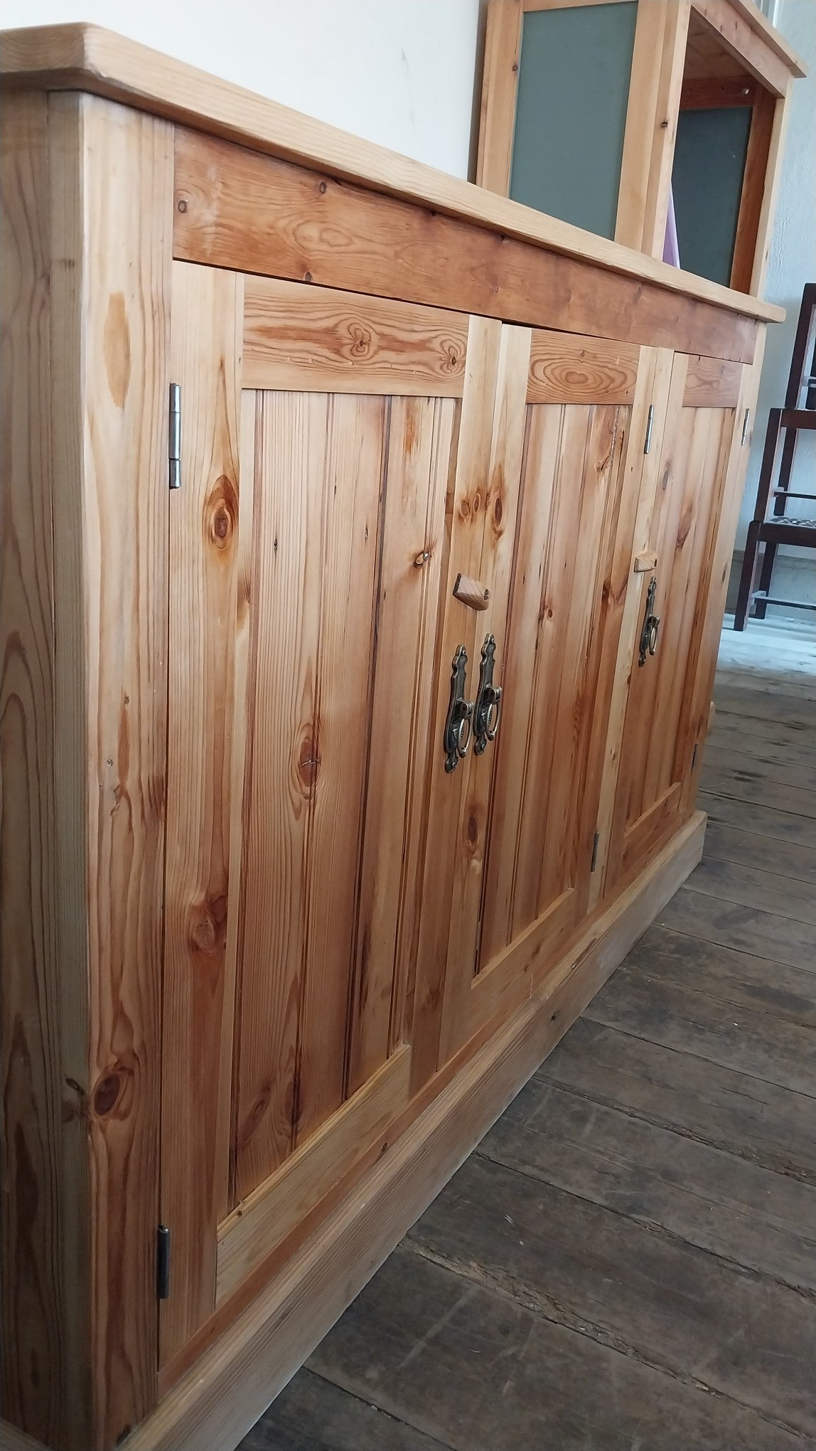 3-door oregan cupboard
