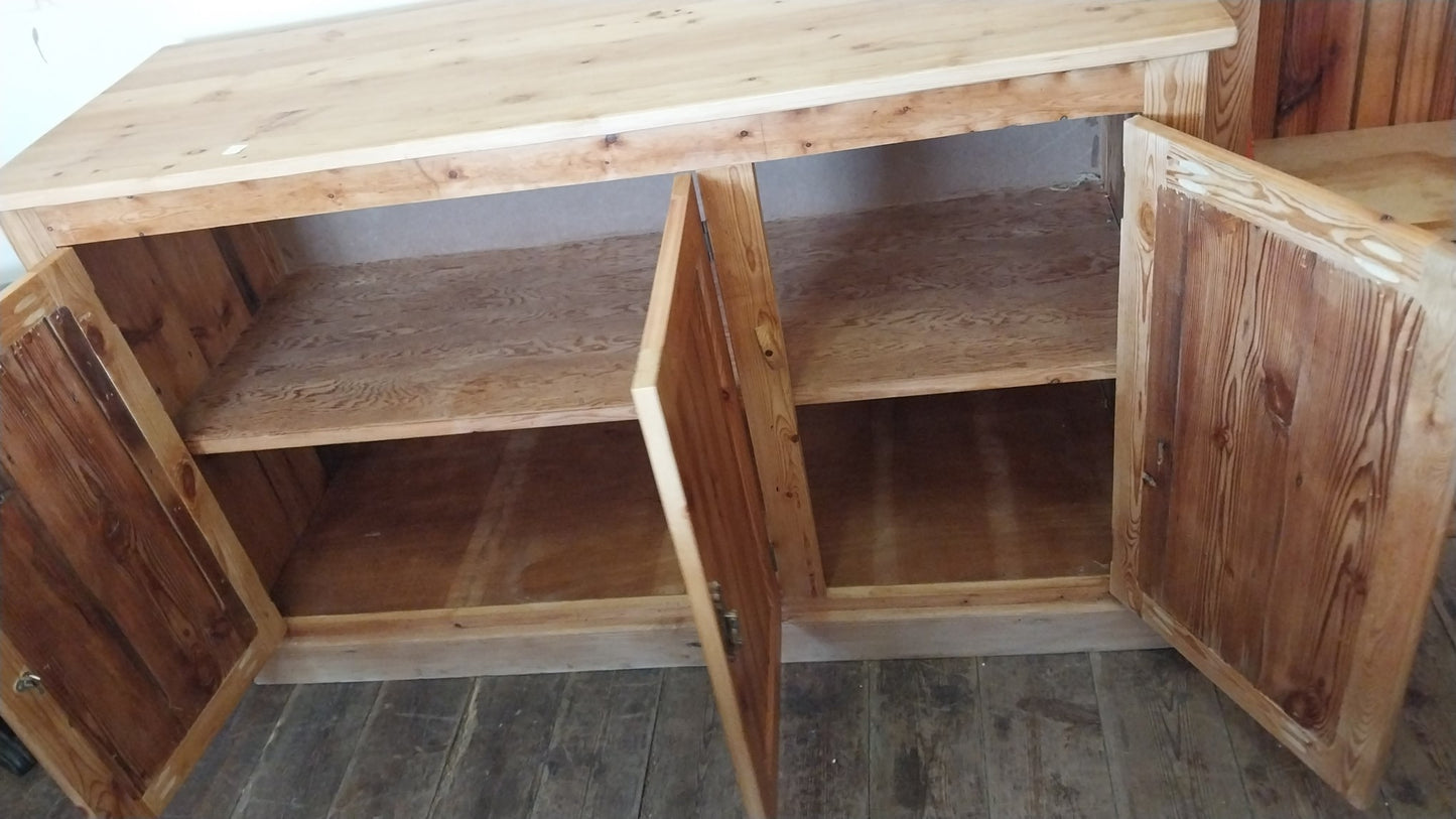 3-door oregan cupboard