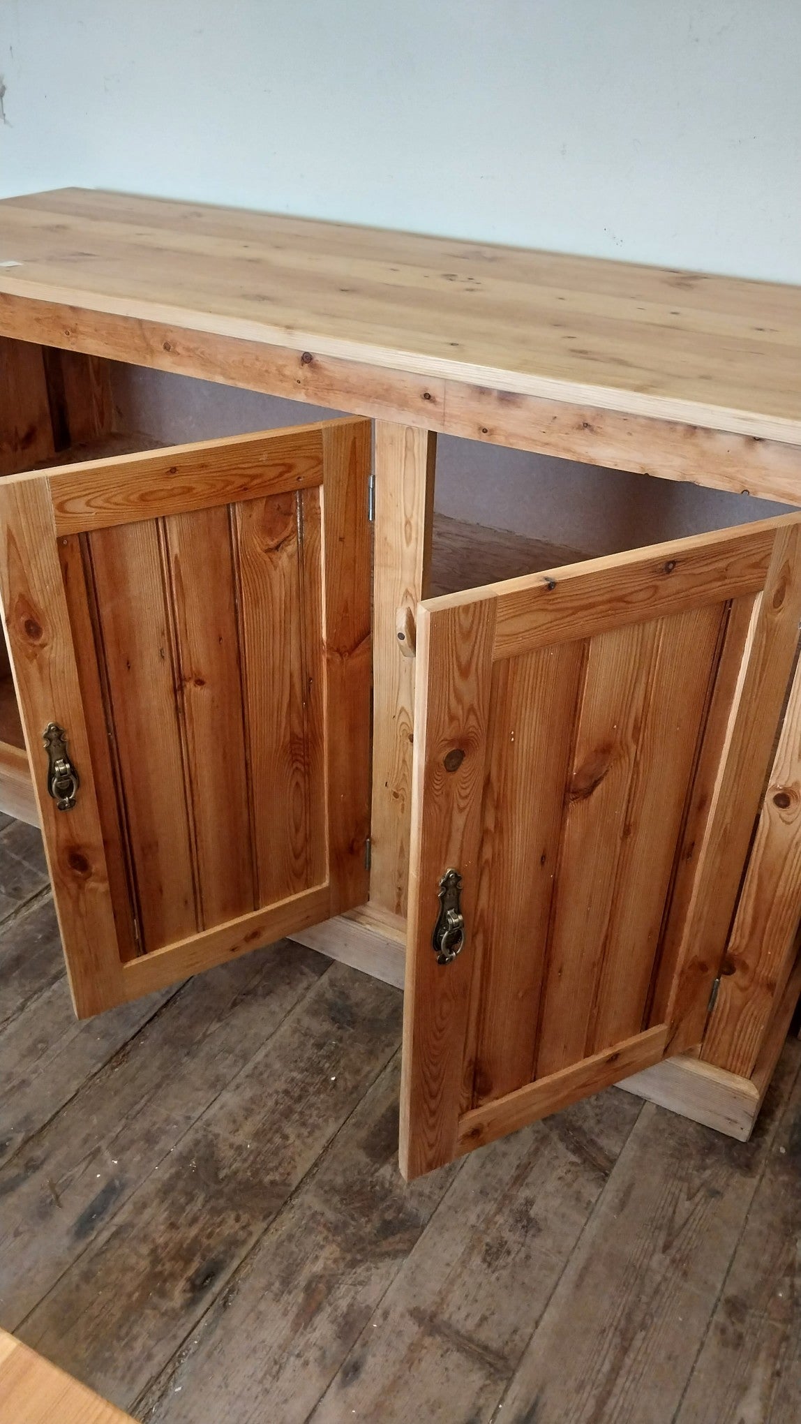 3-door oregan cupboard