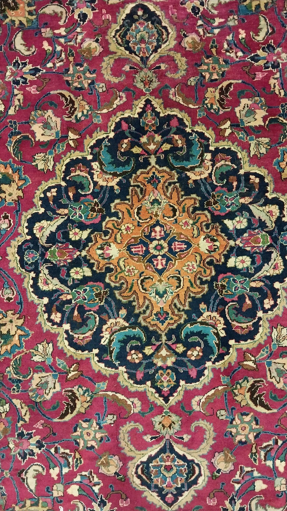 Persian carpet (338cm x 256cm)
