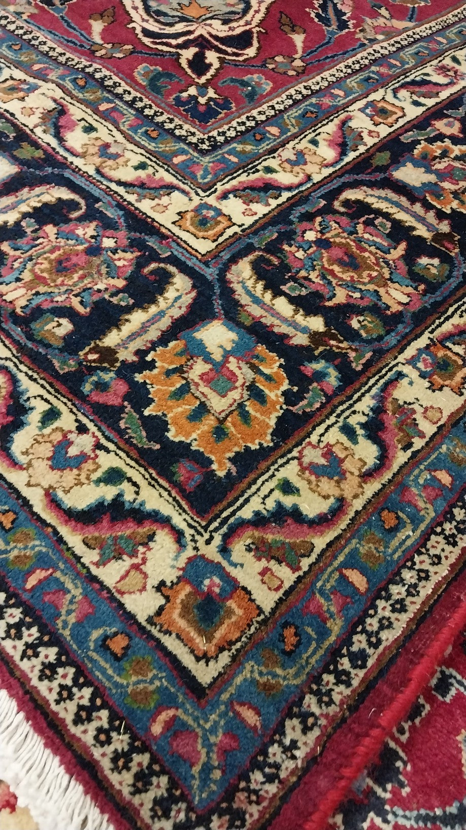 Persian carpet (338cm x 256cm)
