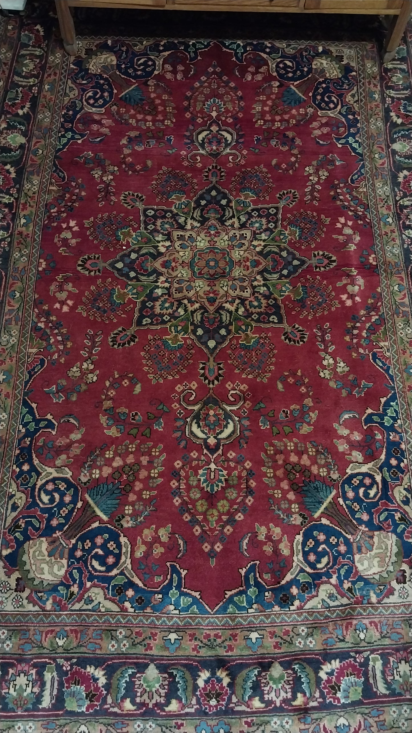 Persian carpet (305cm x 200cm)