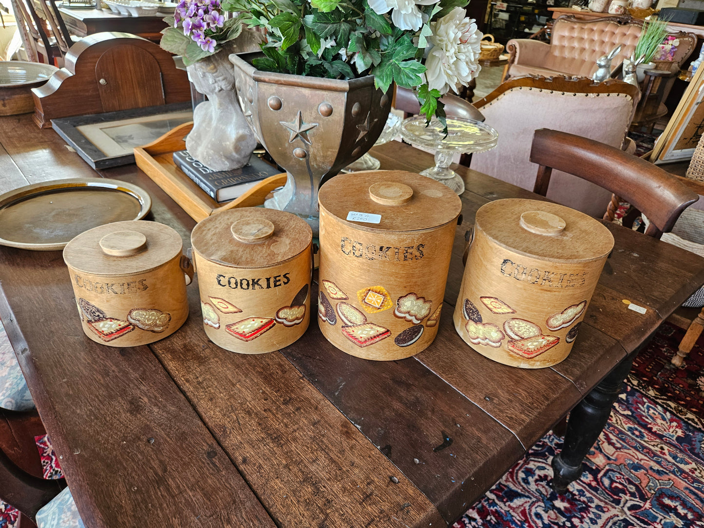 Set of 4 cookie jars