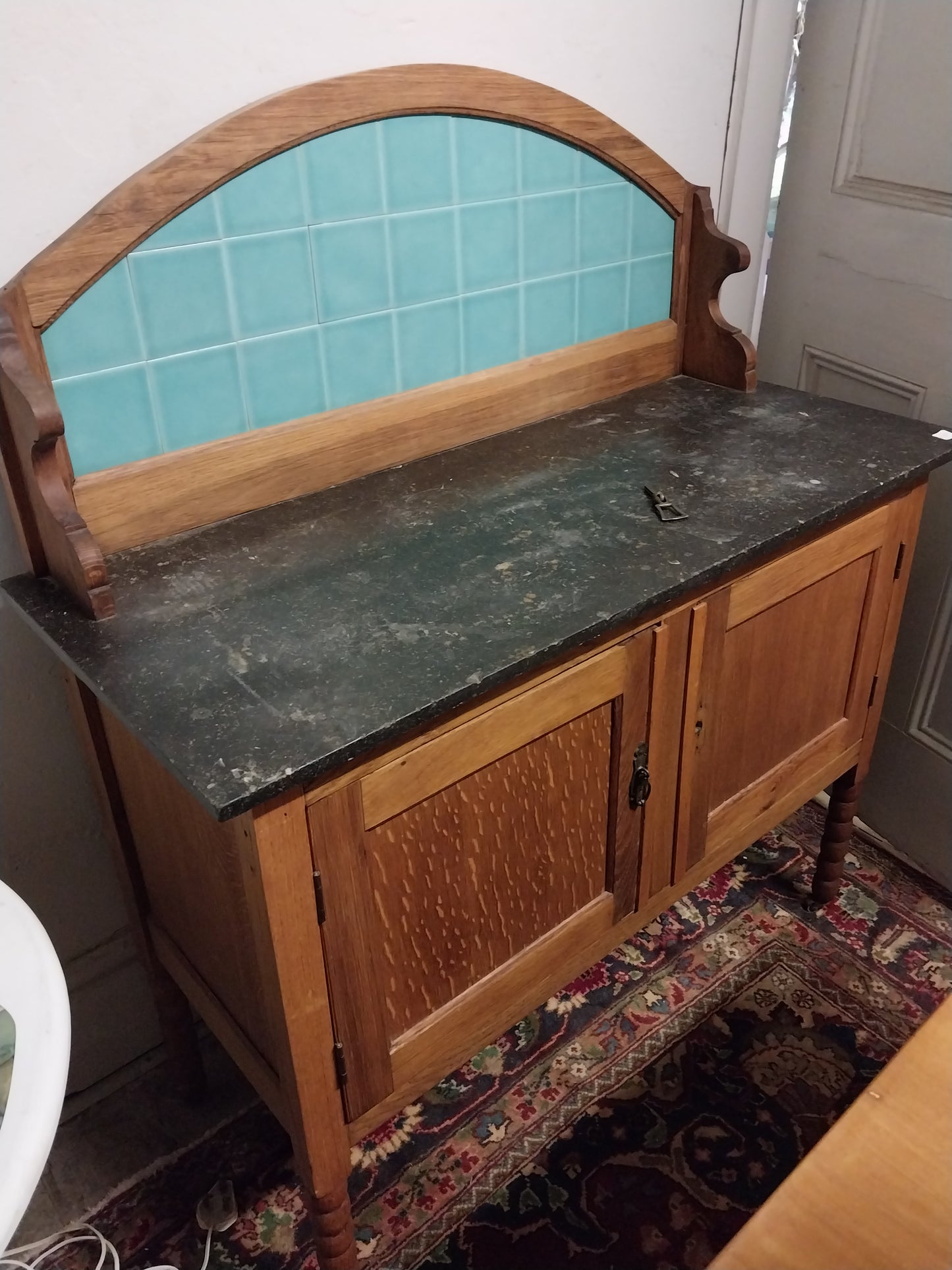 Tiled washstand