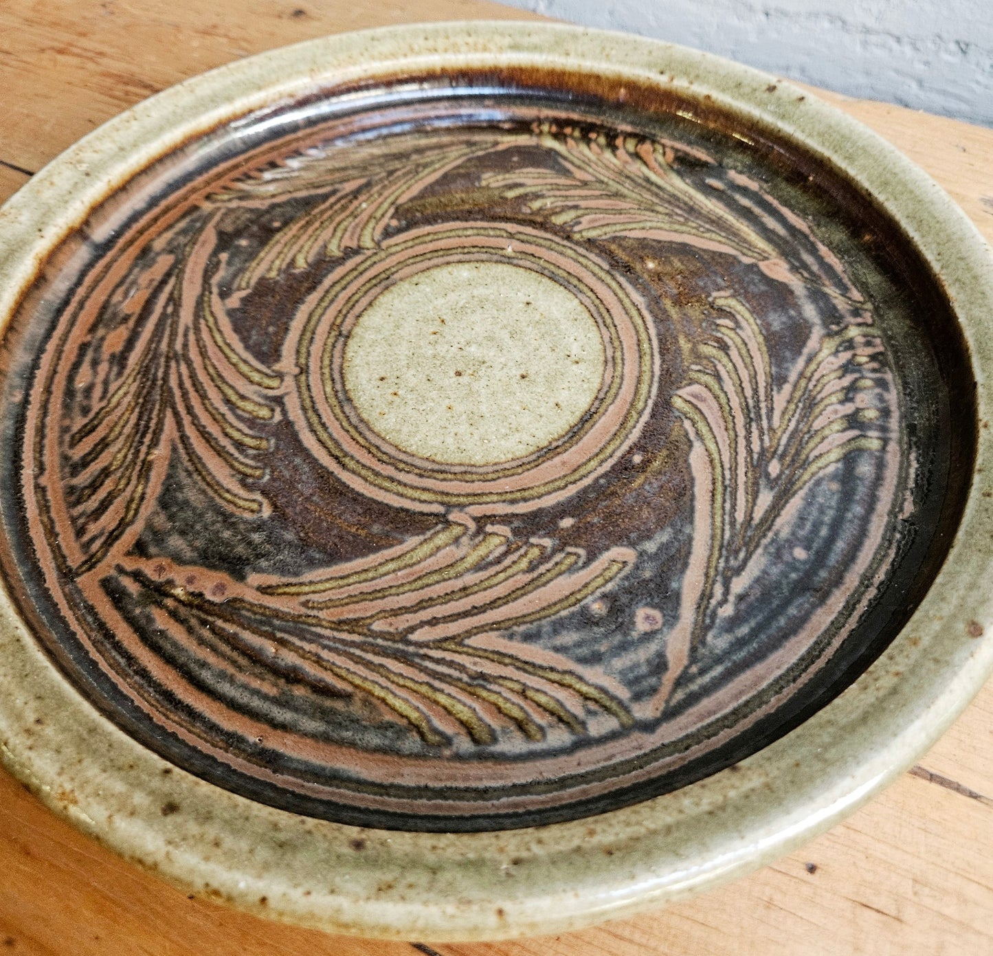 Pottery plate