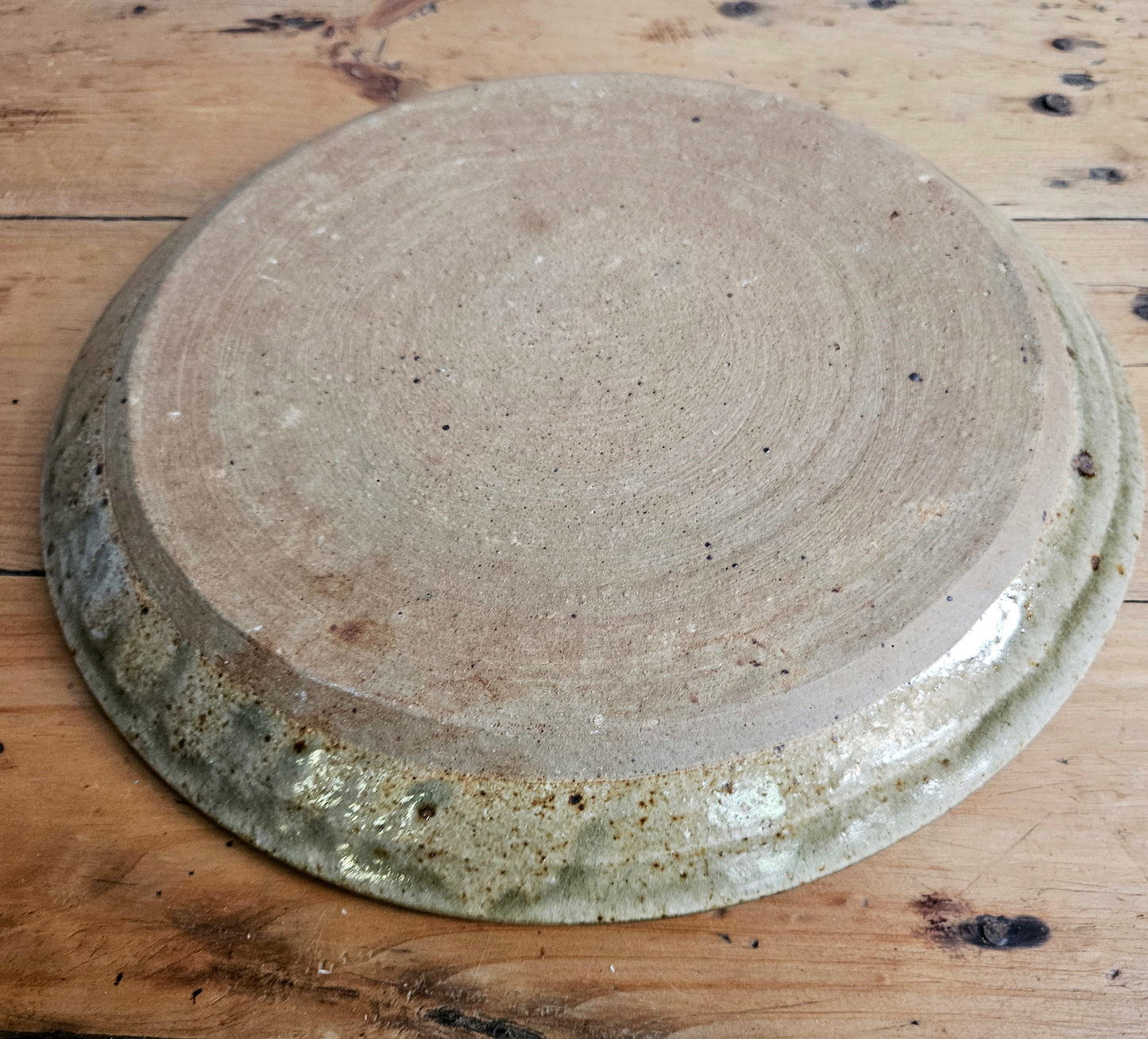 Pottery plate