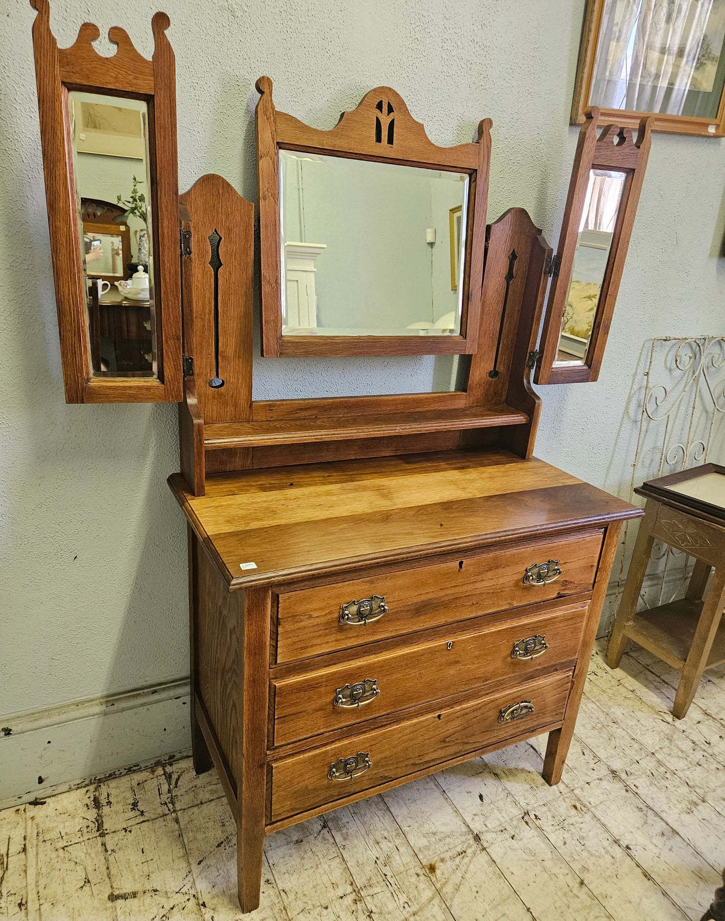 Dressing table