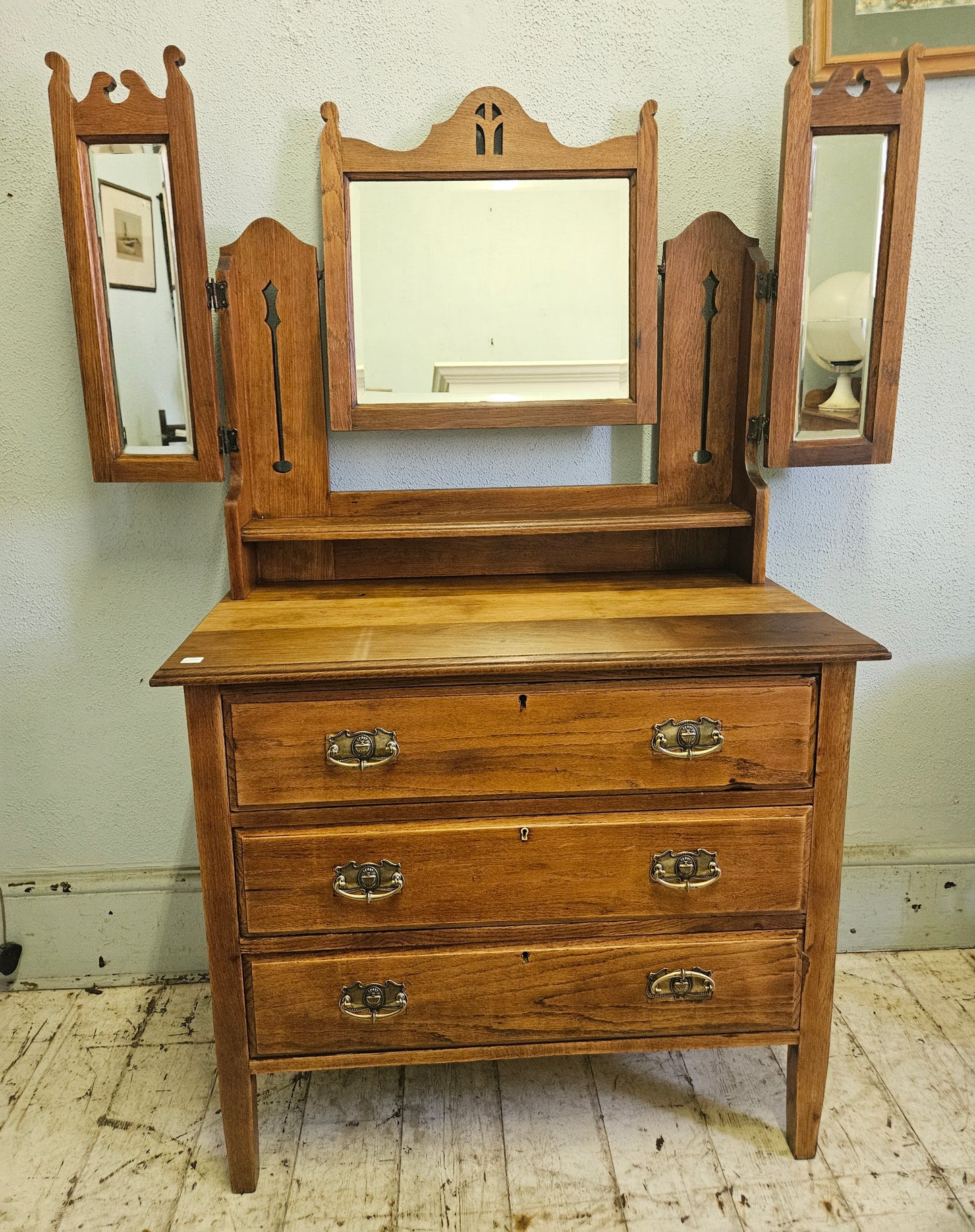 Dressing table