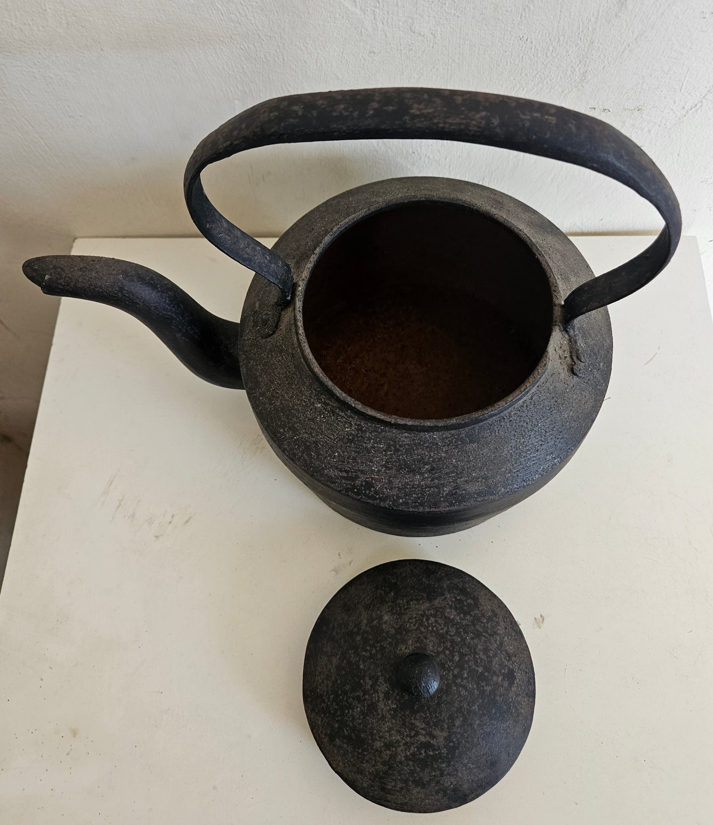 Cast iron kettle