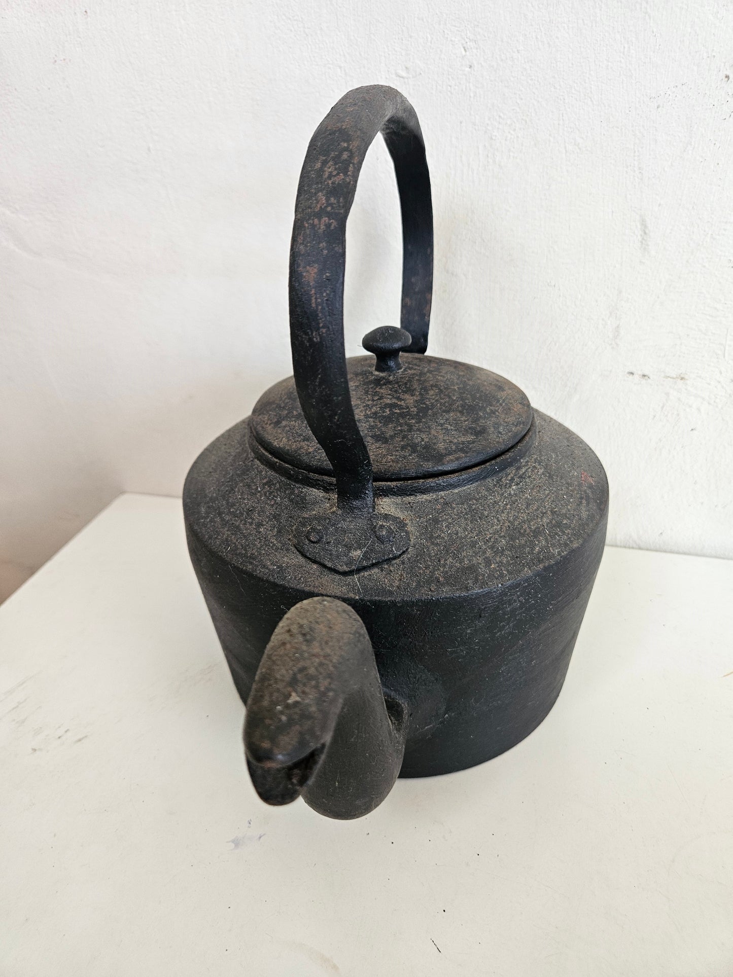 Cast iron kettle