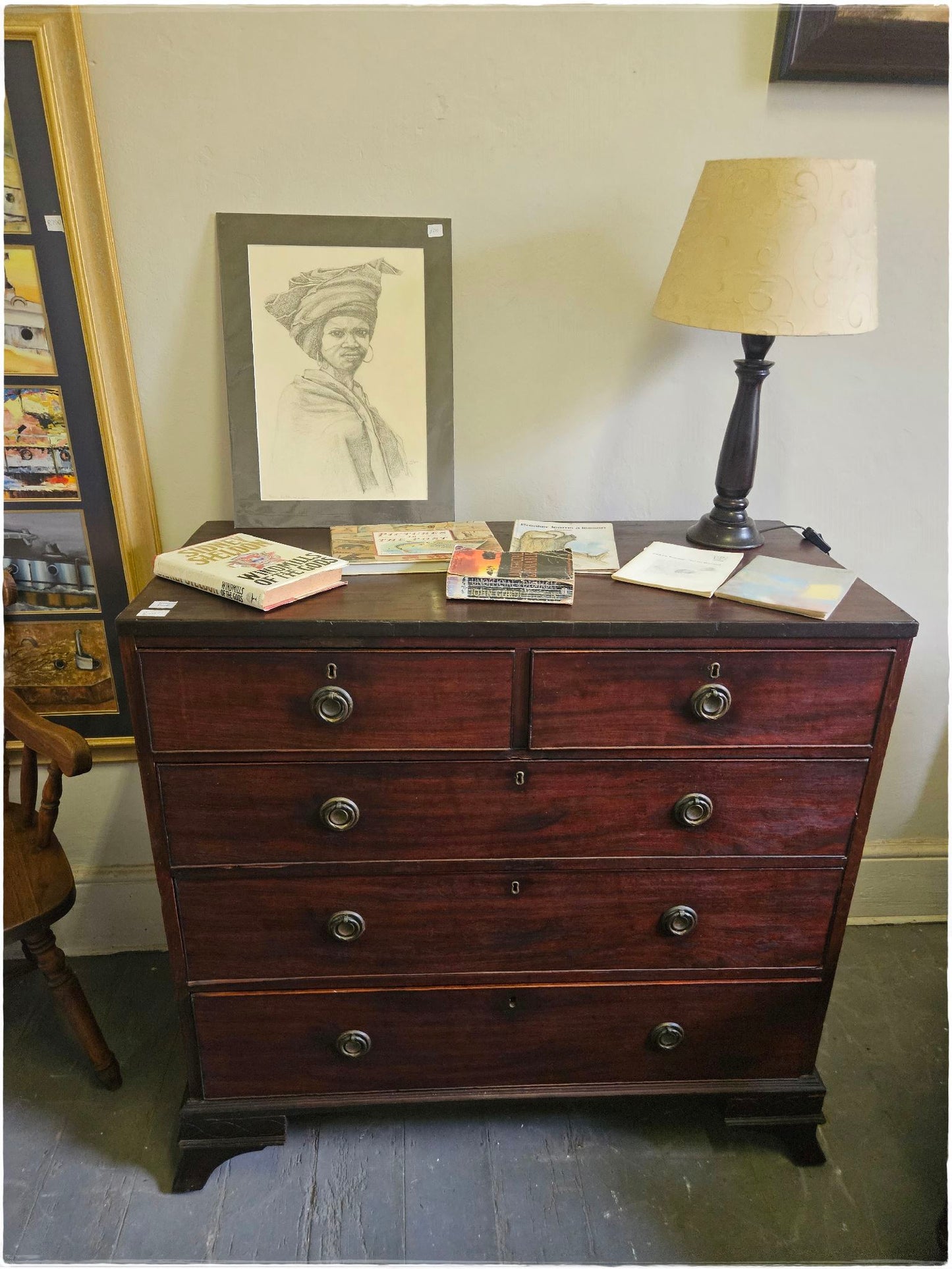 Antique chest of drawers