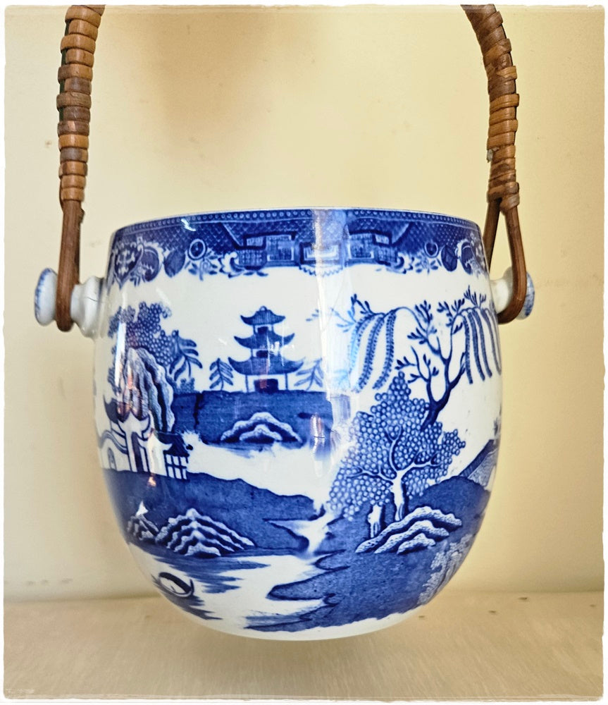 Ceramic biscuit barrel