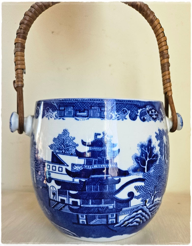 Ceramic biscuit barrel