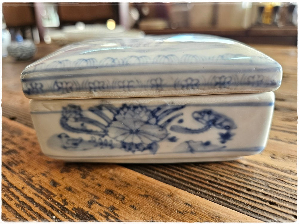Trinket jar