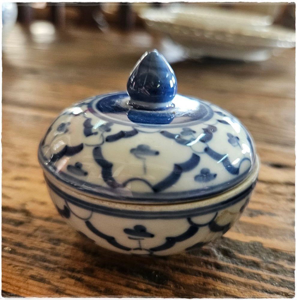Tiny trinket jar