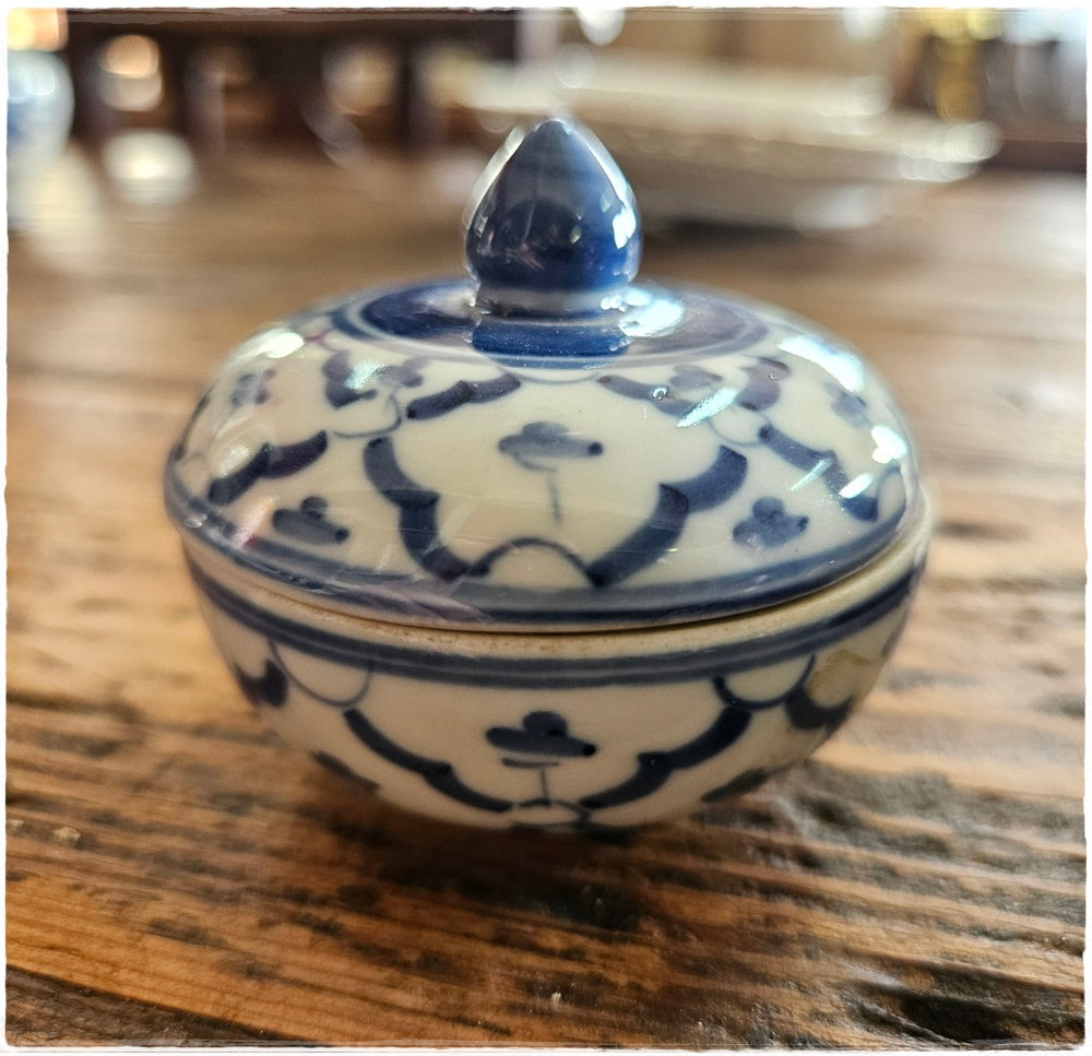 Tiny trinket jar