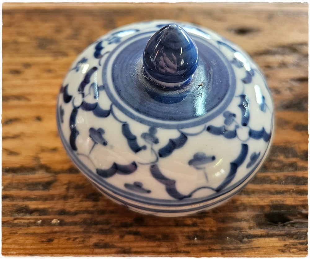 Tiny trinket jar