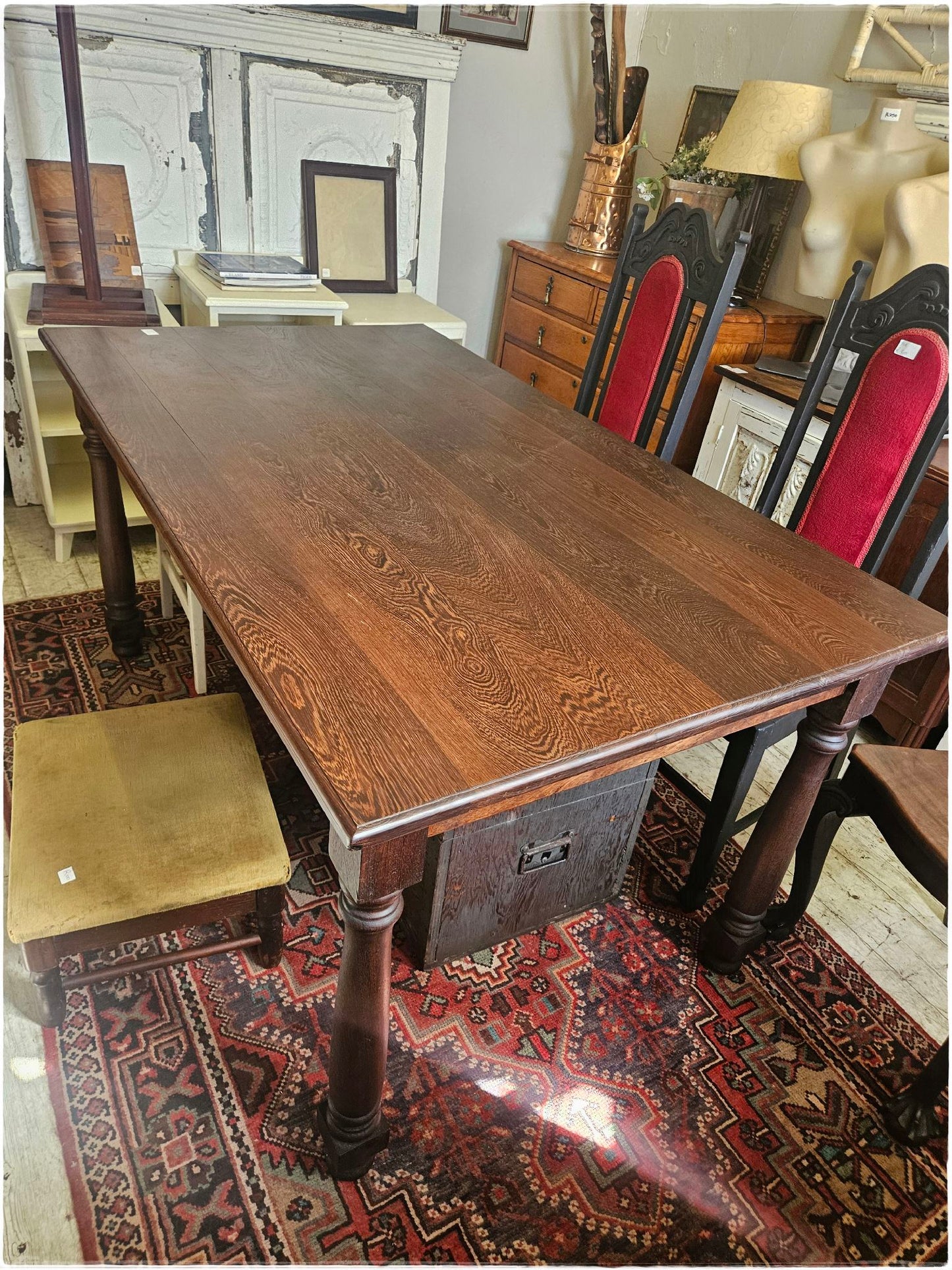 Smart partridge wood table