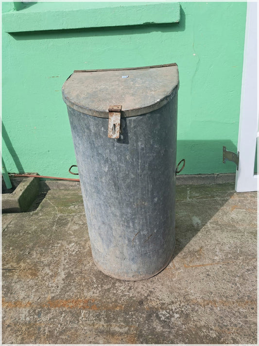 Metal feedbin