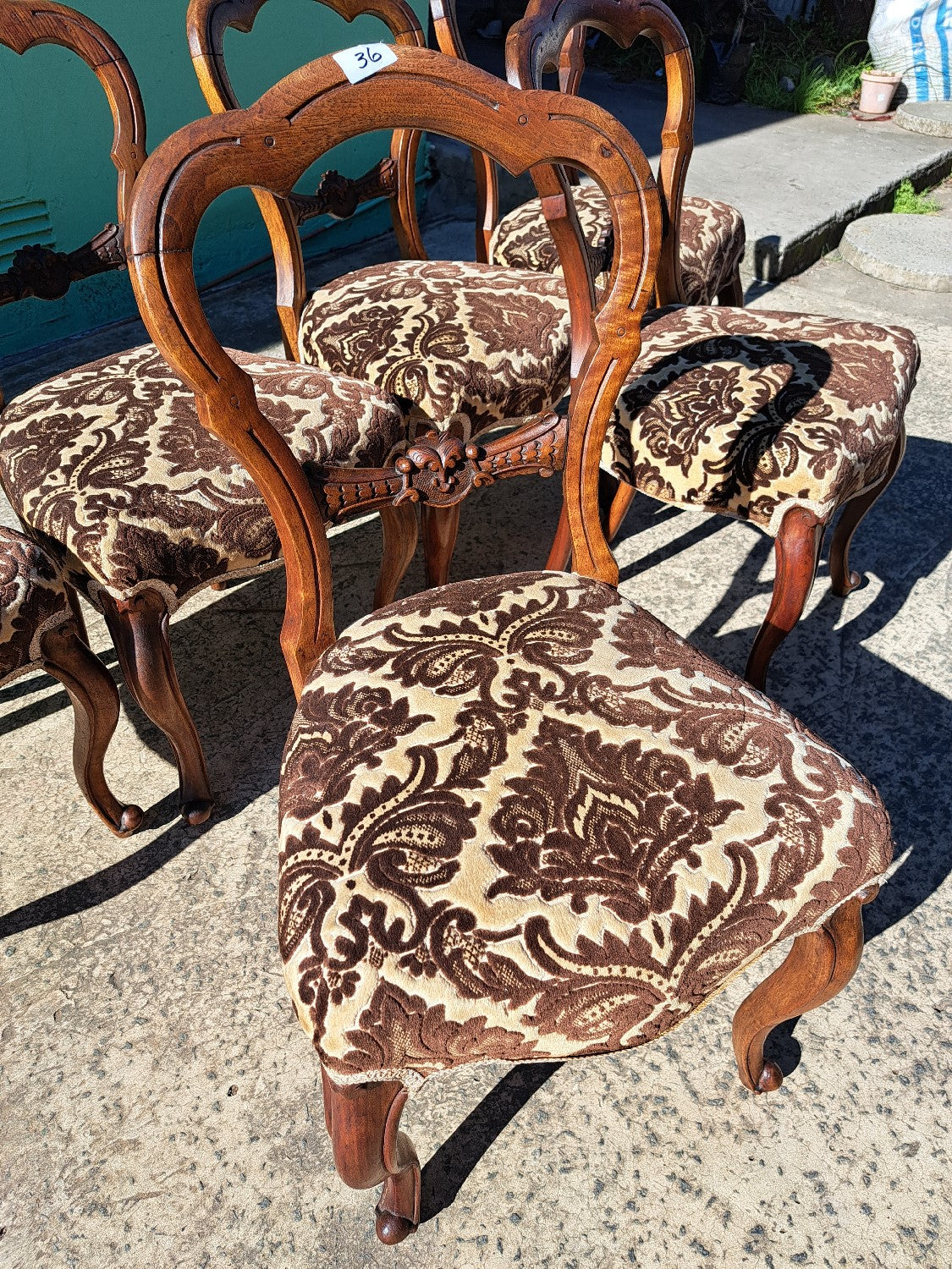 Set of 6 Walnut Dining room chairs