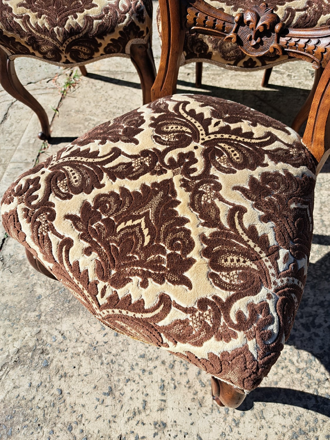 Set of 6 Walnut Dining room chairs