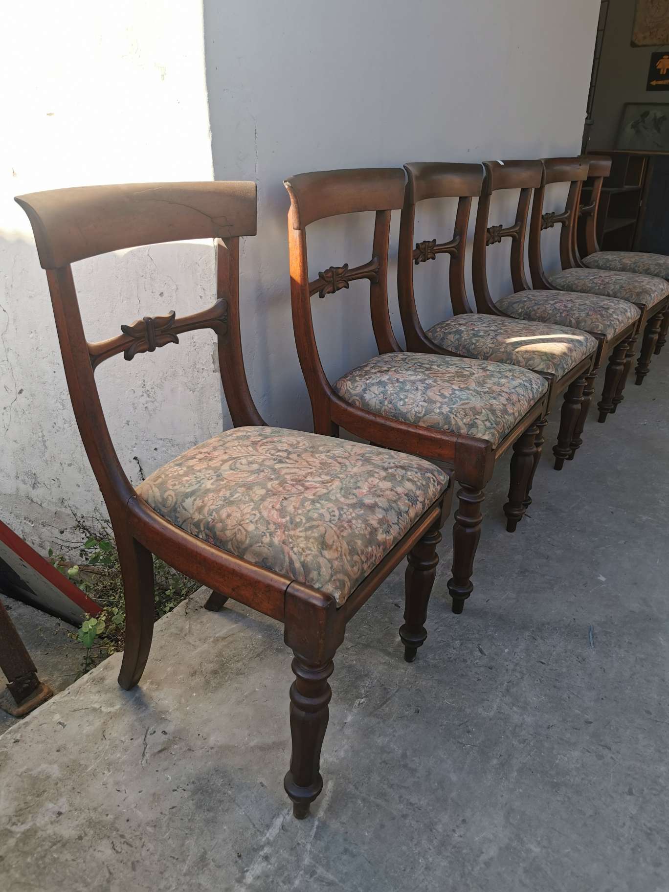 Set of 6 Victorian, mahogany dining chairs