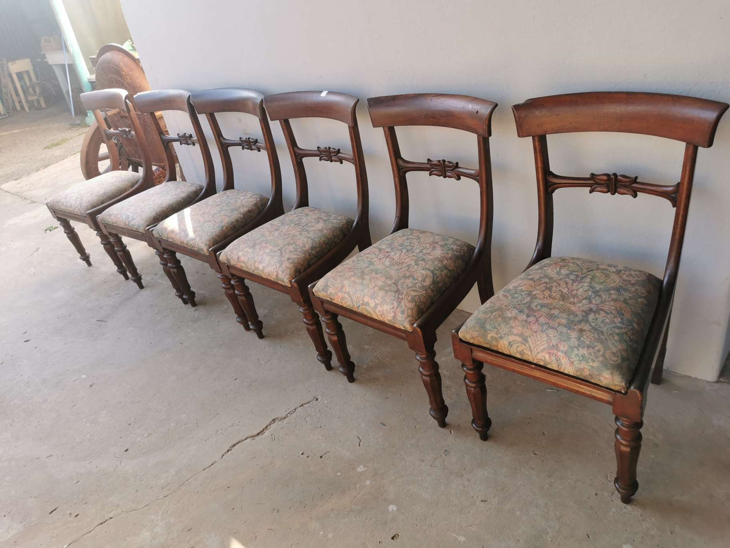 Set of 6 Victorian, mahogany dining chairs