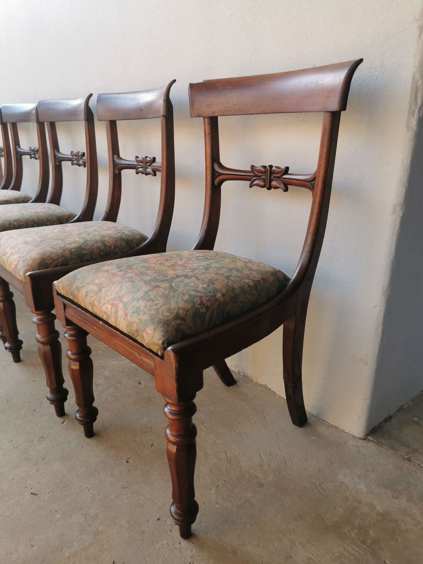 Set of 6 Victorian, mahogany dining chairs