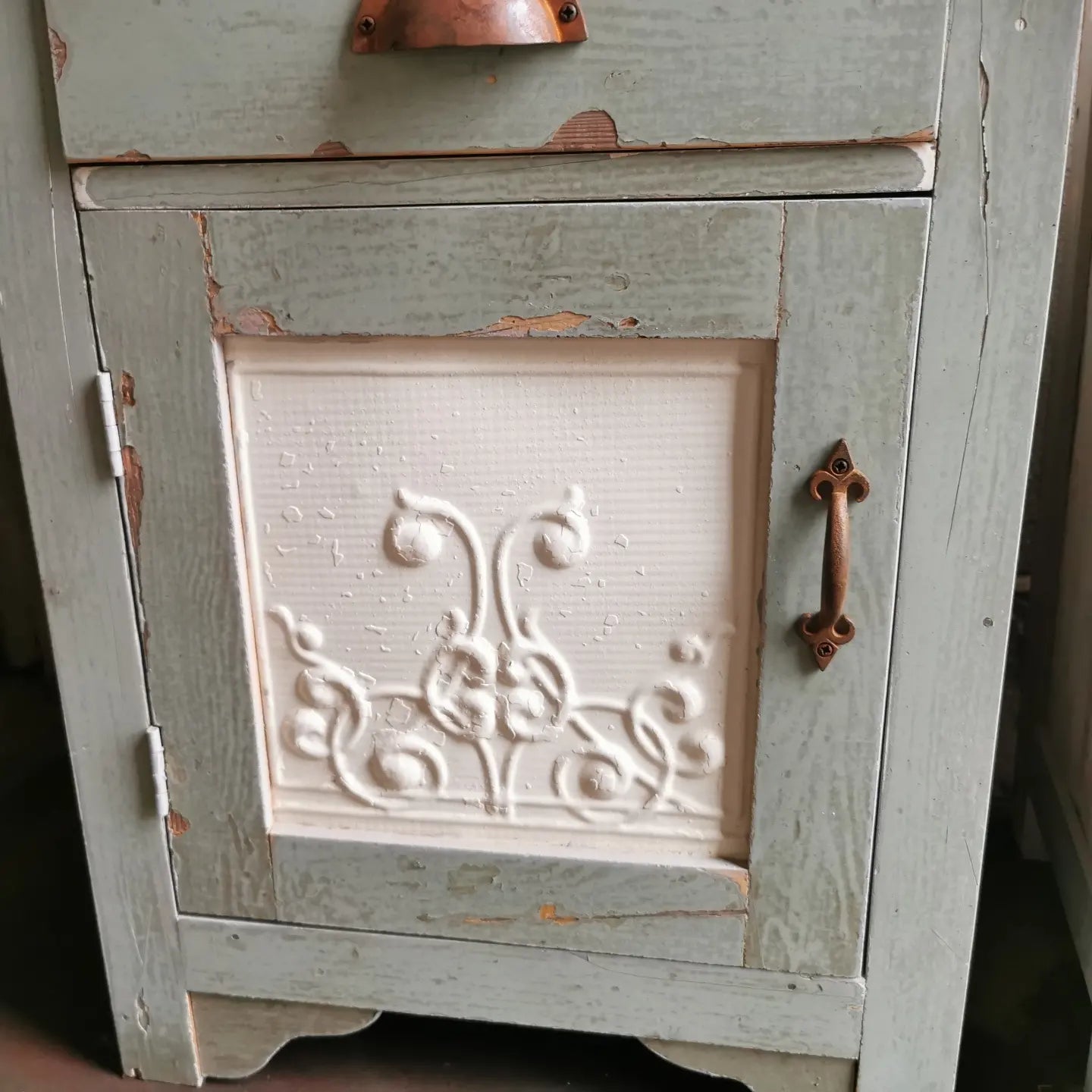 Pair of pressed ceiling pedestals