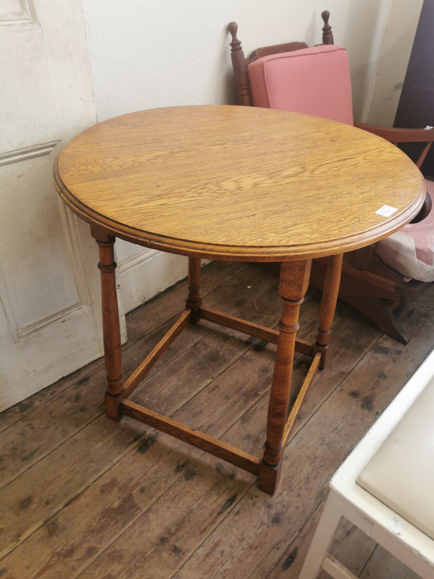 round oak table