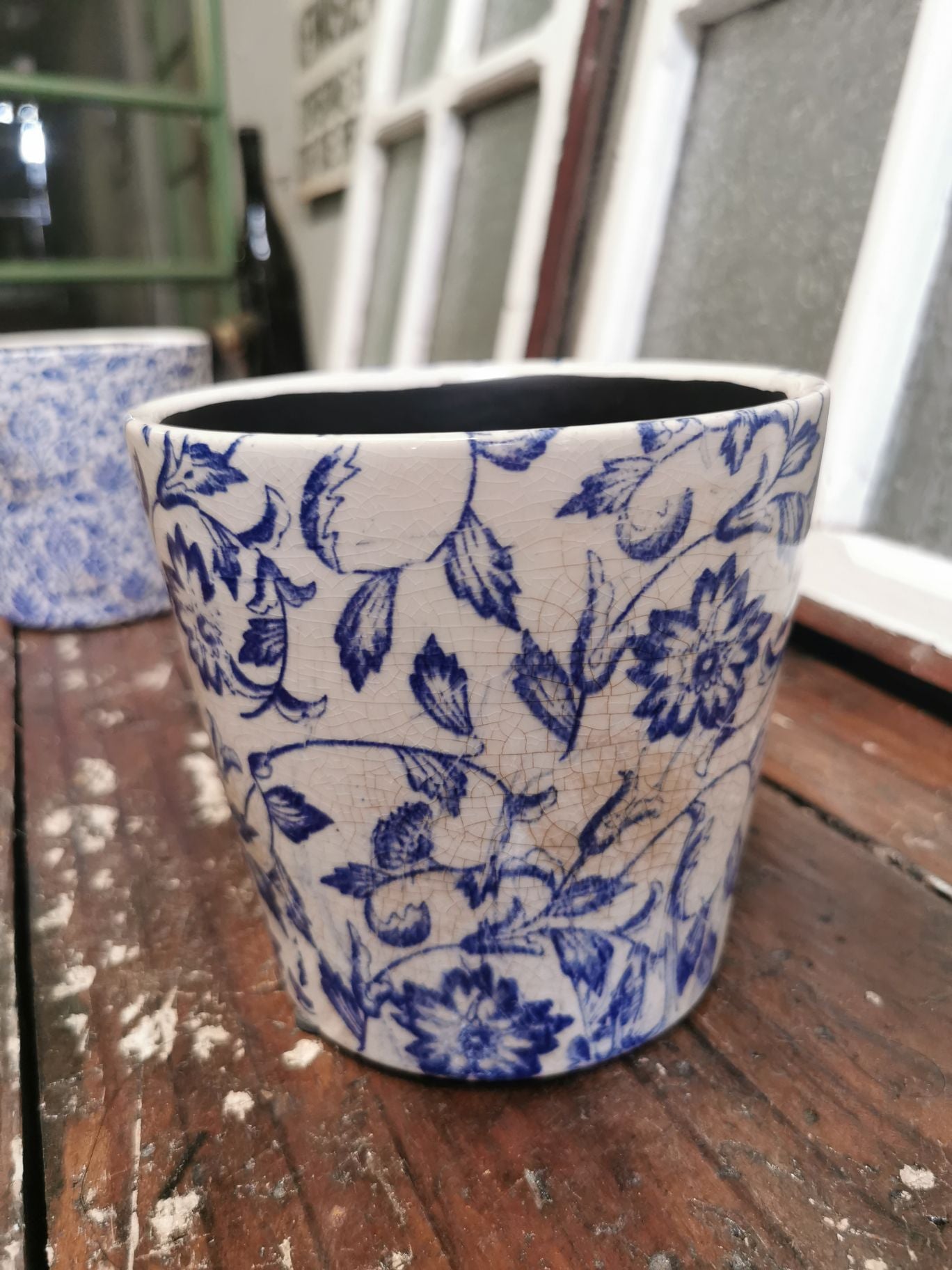 Ceramic plant pot - blue florals and vines