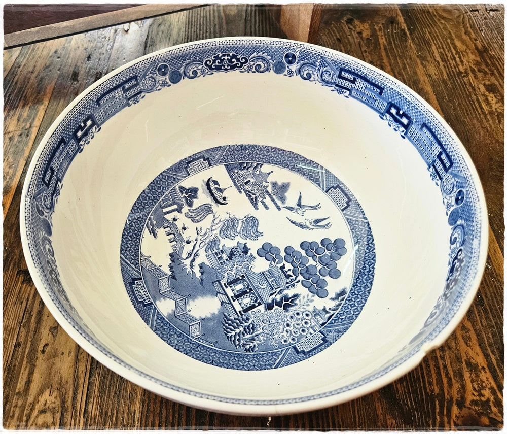 Pair of Wedgwood blue and white bowls