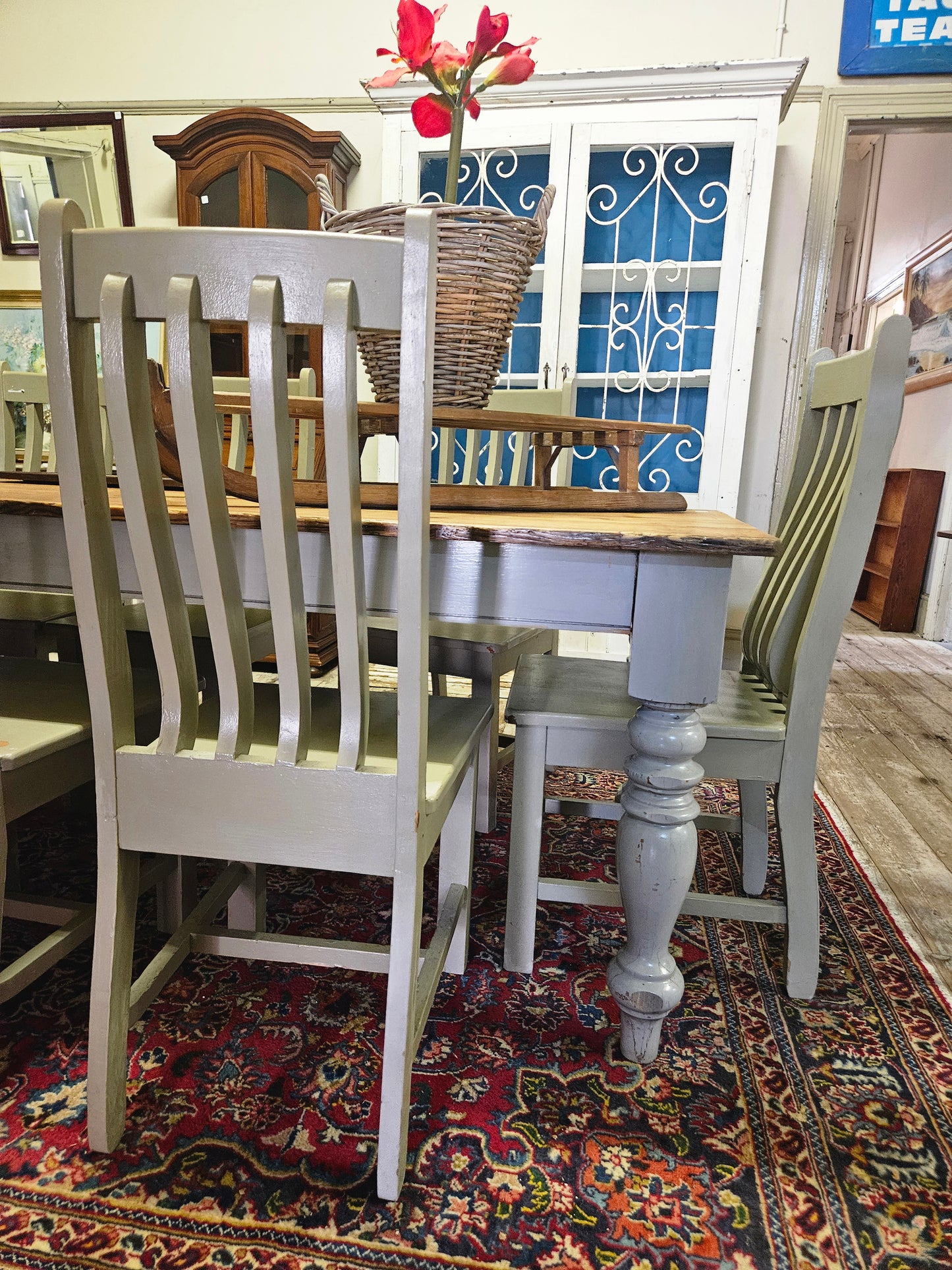 Dining room table and 8 chairs