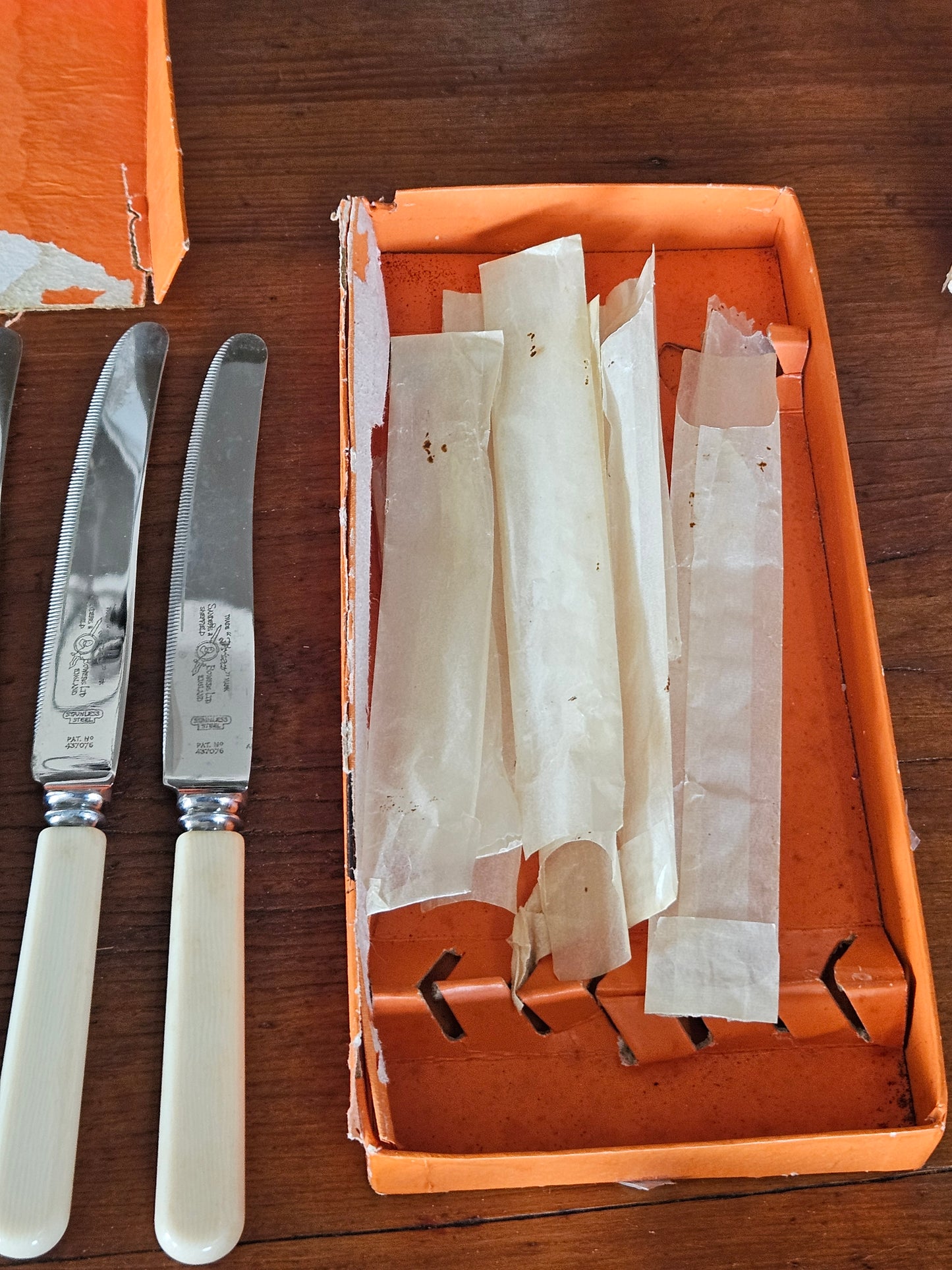 Set of 12 bone handled knives knives