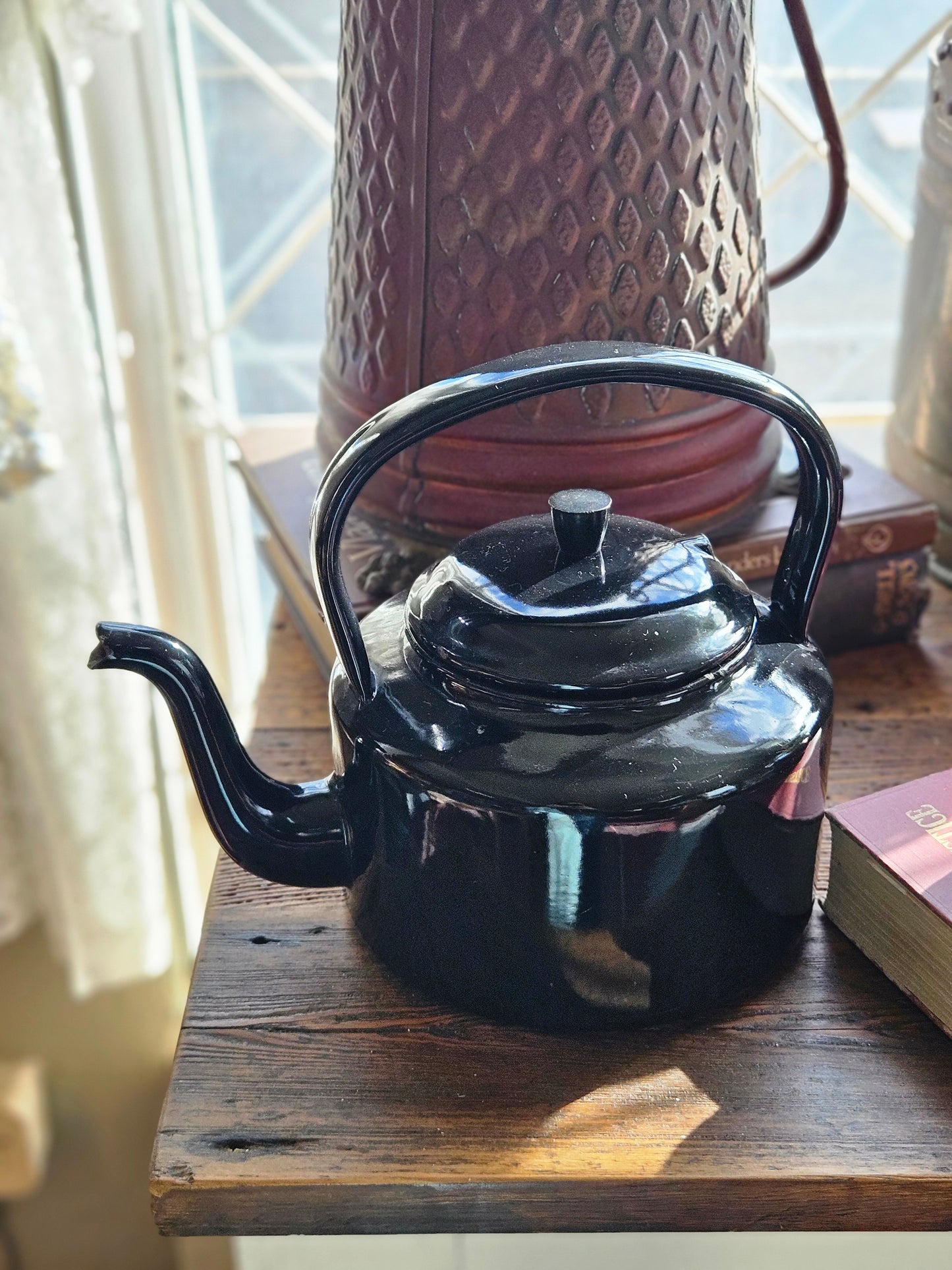 Black enamel kettle