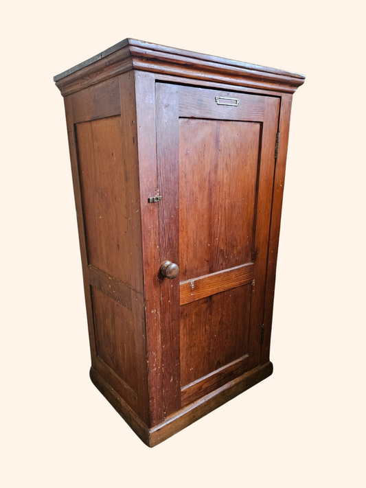 Vintage oregan cabinet