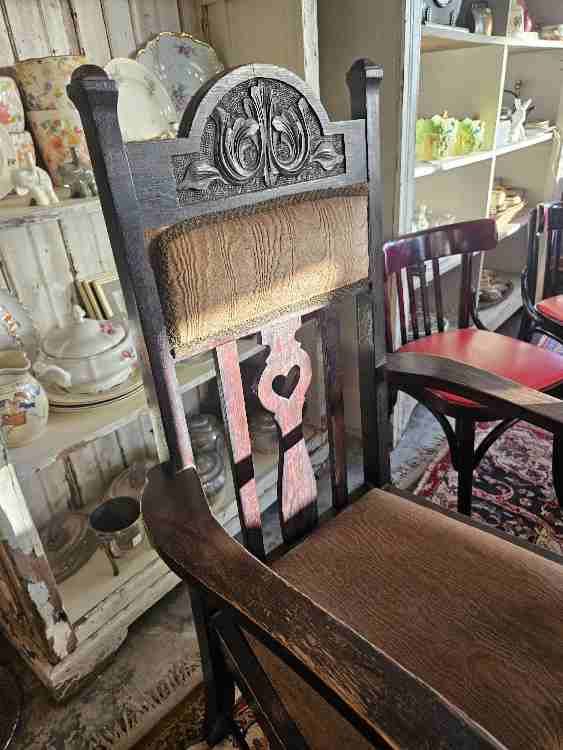 Set of 8 oak dining room chairs
