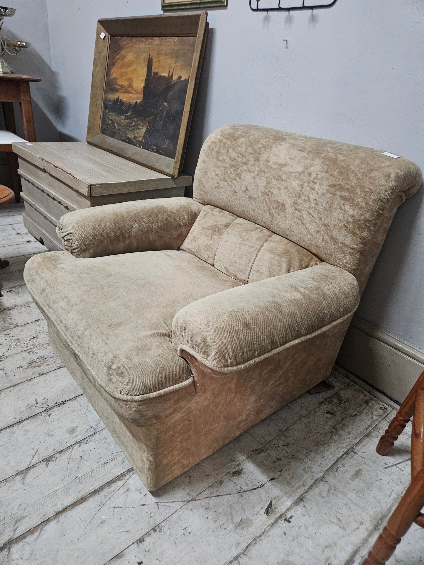 Comfy single arm chair