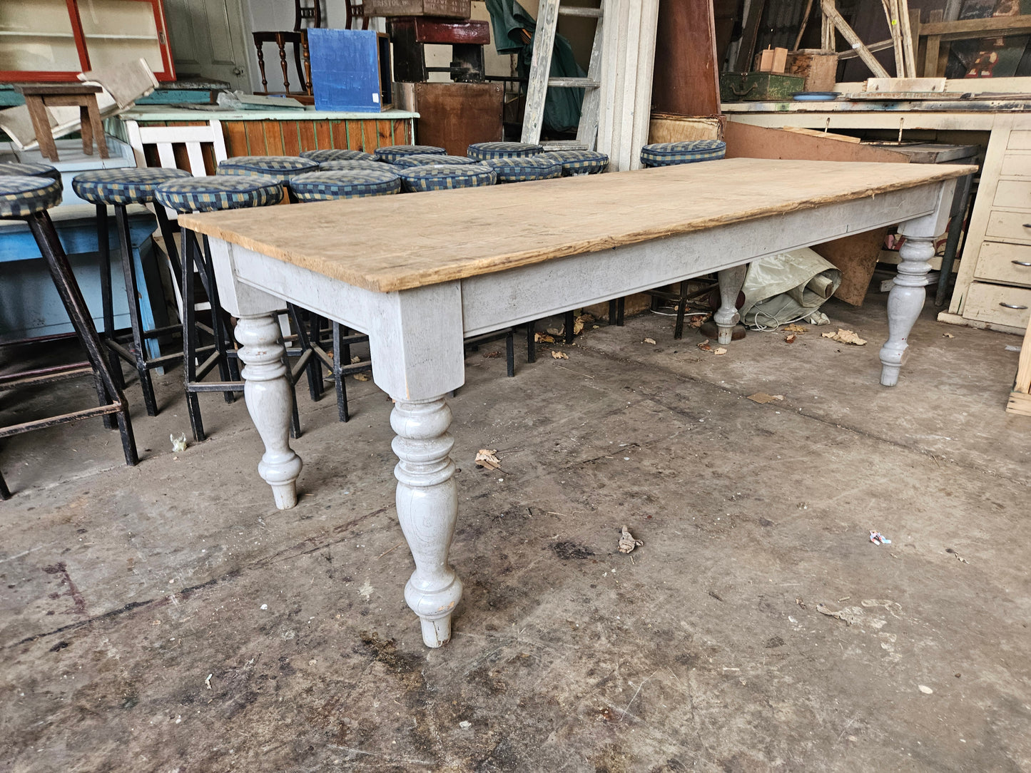 Dining room table and 8 chairs