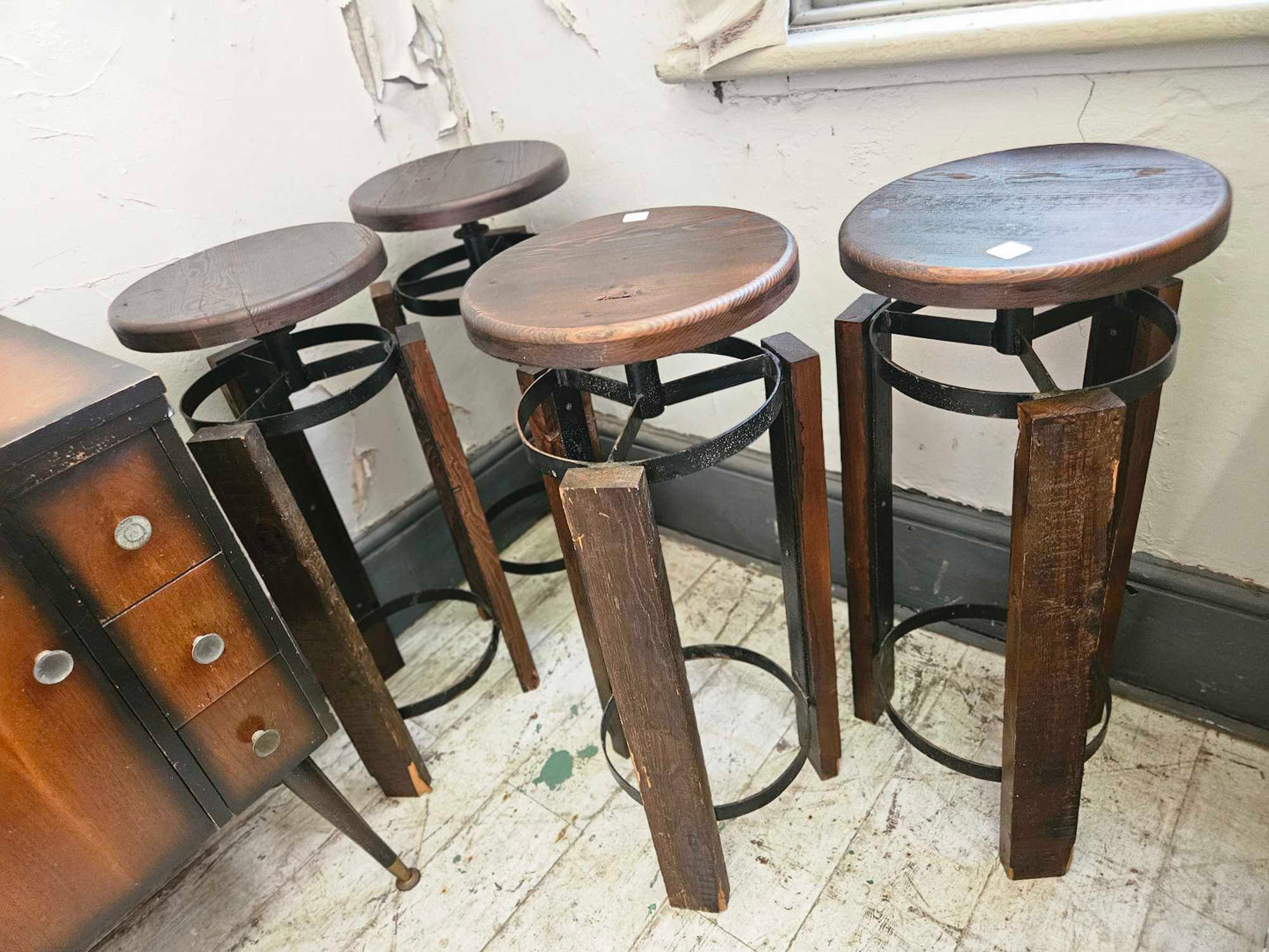 Set of 4 bar stools
