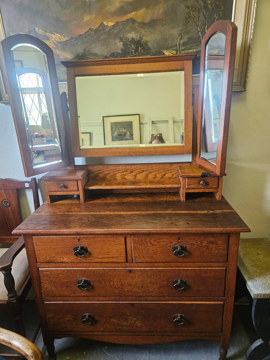 Oak dressing table