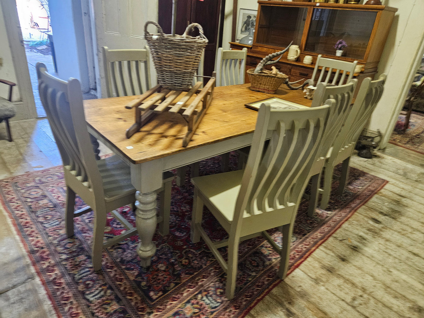 Dining room table and 8 chairs