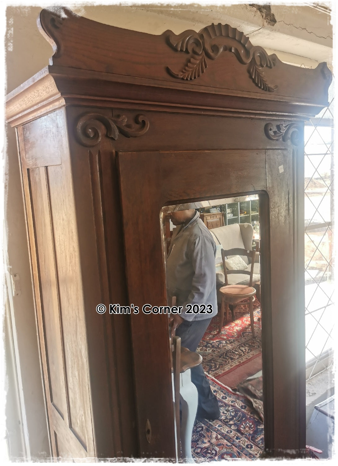 Antique oak cubpoard
