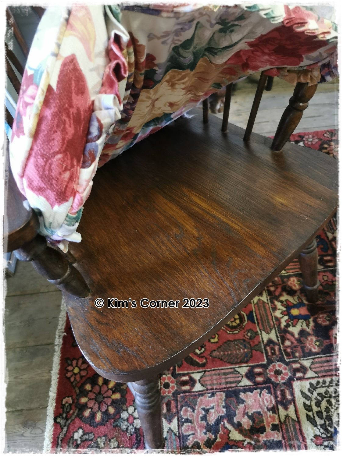 Oak dining room table and 6 chairs