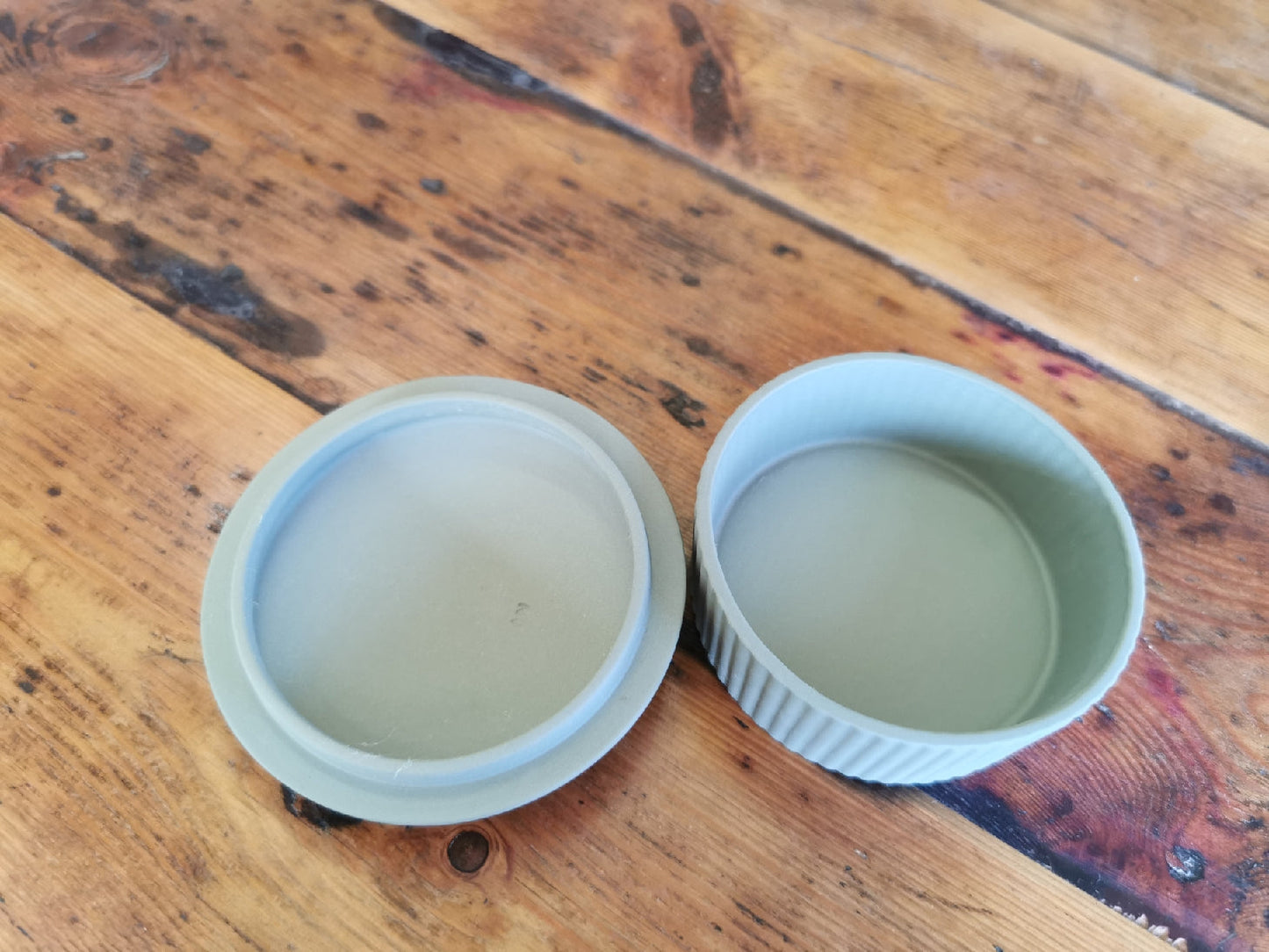 Green Wedgwood jar